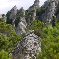 Photo de France - Le Cirque de Mourèze et le Lac du Salagou